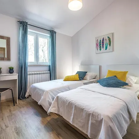 Beautiful In With Wifi Holiday home Kunj