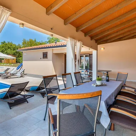 Beautiful In With Wifi Holiday home