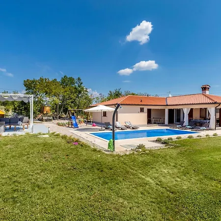 Beautiful In With Wifi Holiday home Kunj