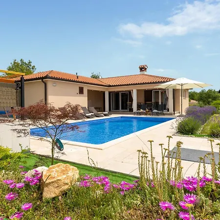 Beautiful In With Wifi Kunj